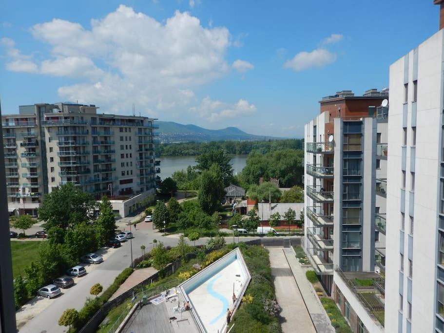 Imadnivalo Medences Hotellakas Szaunaval. 부다페스트 외부 사진